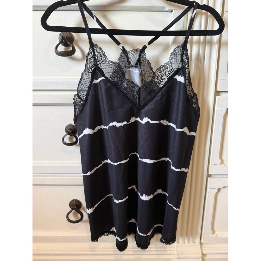 Women's Flowy Black Lace Cami Size S